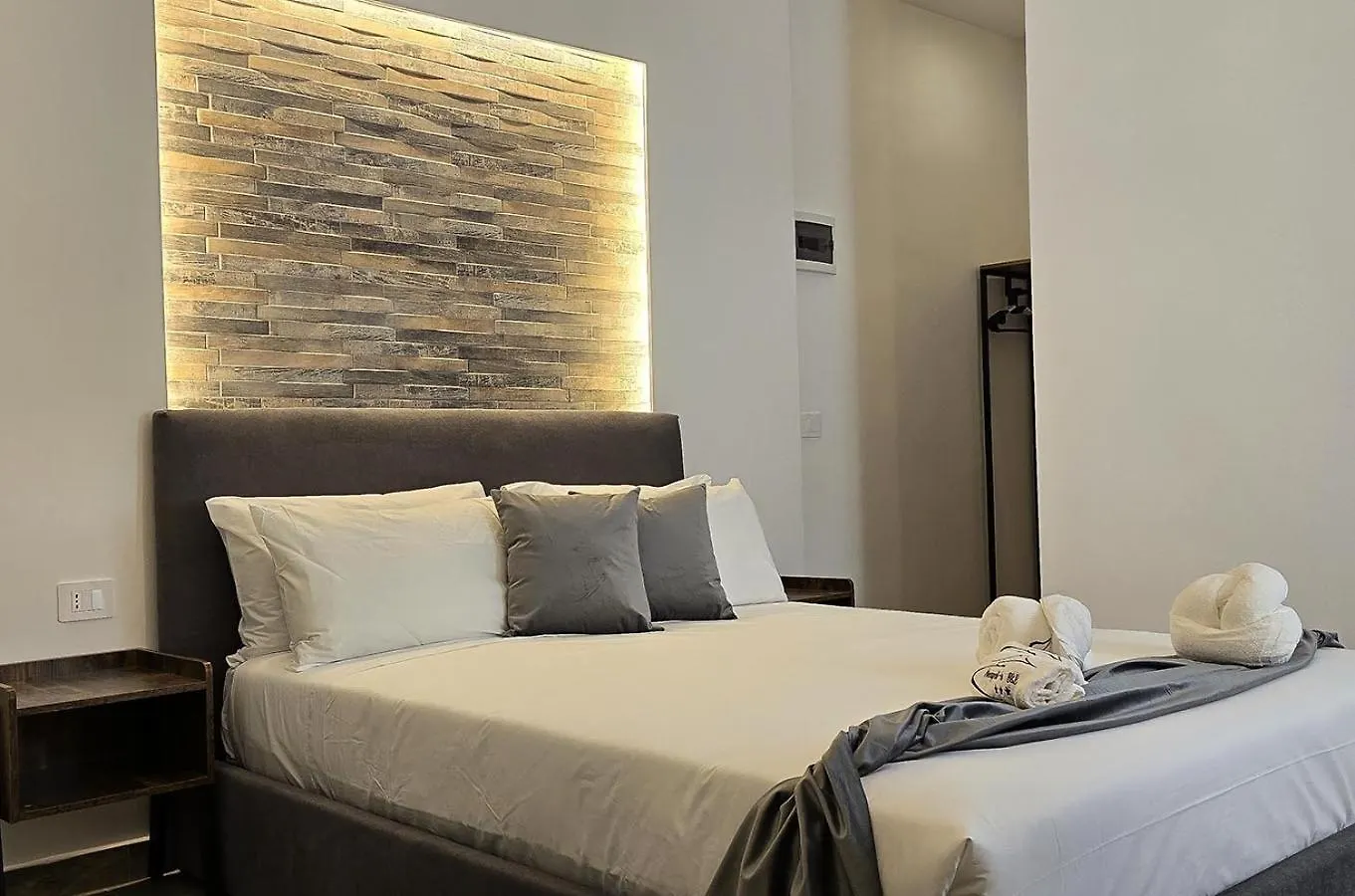 Neapoli-In Hotell Pensionat Neapel