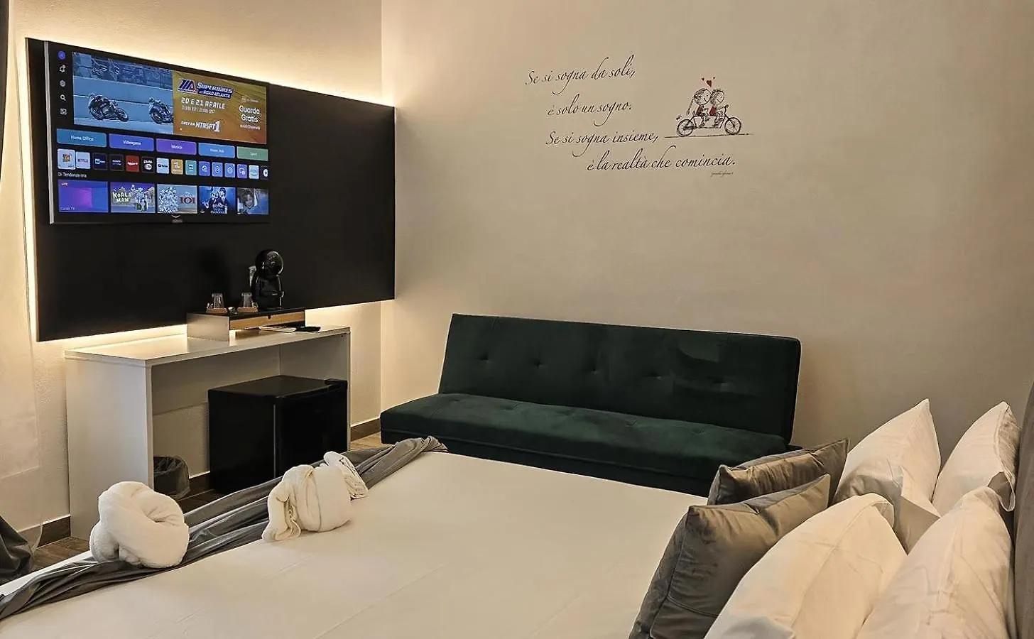 Hotel Neapoli-In Pensión Nápoles