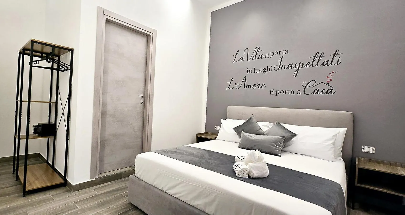 Pensión Hotel Neapoli-In Italia